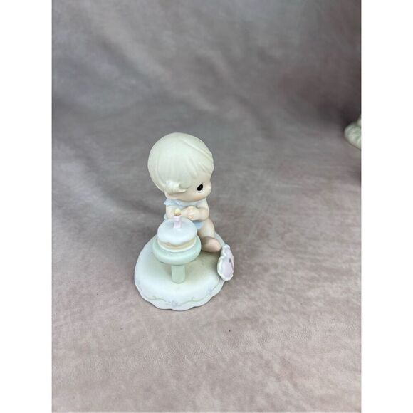 Vintage Precious Moments Figurine Growing in Grace 1 Year Old Birthday 1994 - Picture 5 of 7